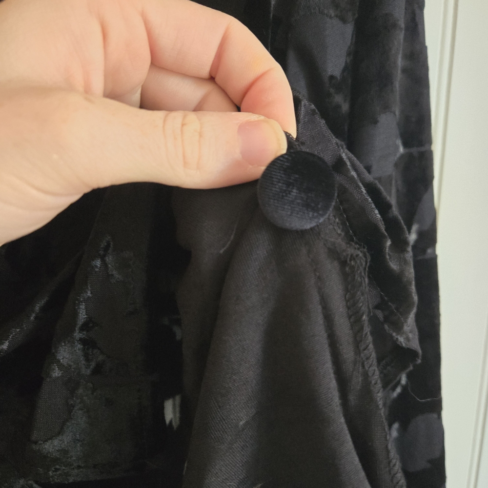 Rabbit Rabbit Rabbit Vintage Black Floral Velvet Jacket Cardigan - Picture 8 of 8